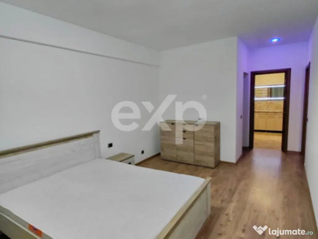 Apartament de închiriat – 4 camere, decomandat – Tracto 