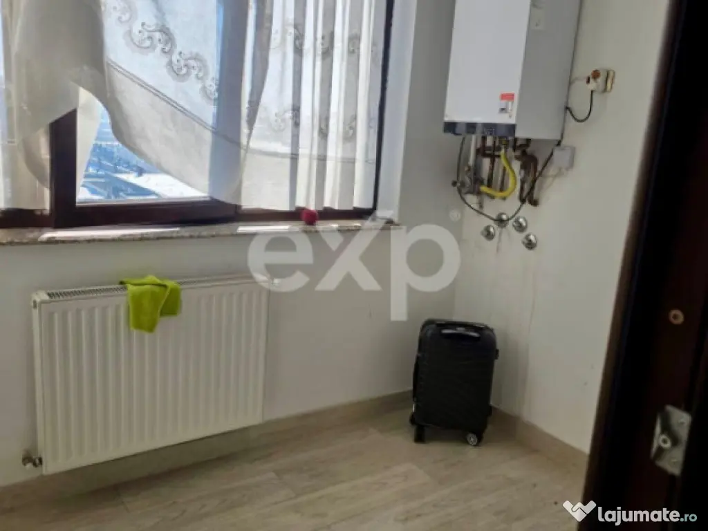 Apartament de închiriat – 4 camere, decomandat – Tracto 