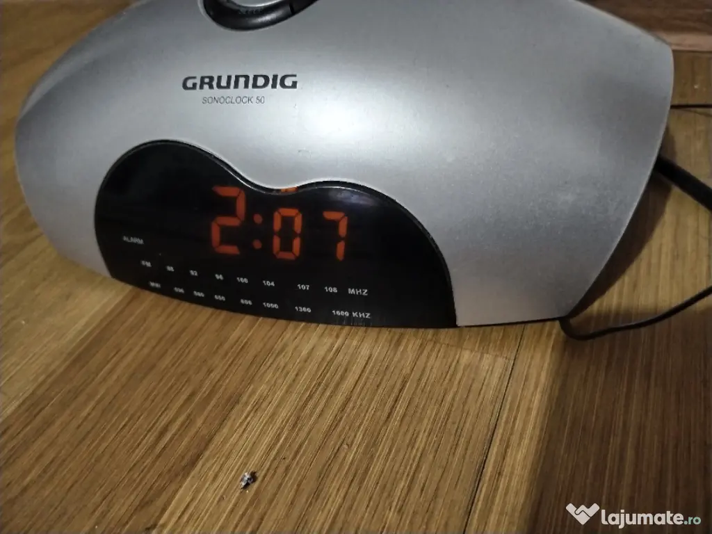 Radio cu ceas Grundig 