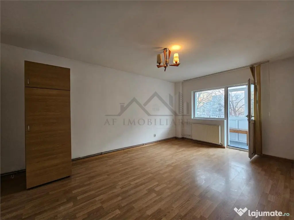 Apartament 3 camere Dacia 