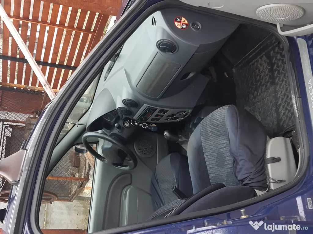 Vând Dacia Logan 1.4 MPI 