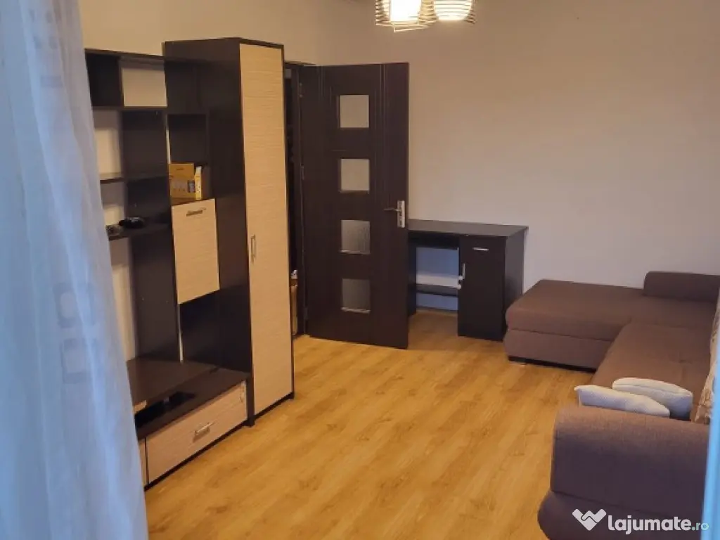 Inchiriez apartament 2 camere decomandat Sector 4 