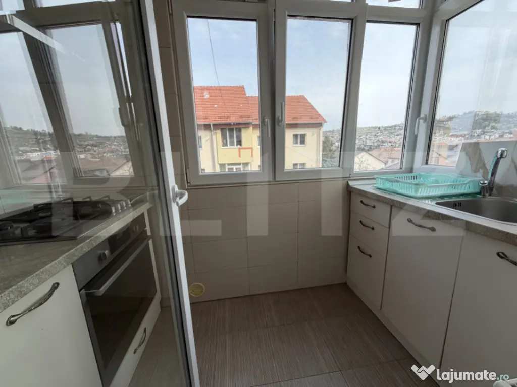 Apartament cu 3 camere in suprafață de 72 mp 