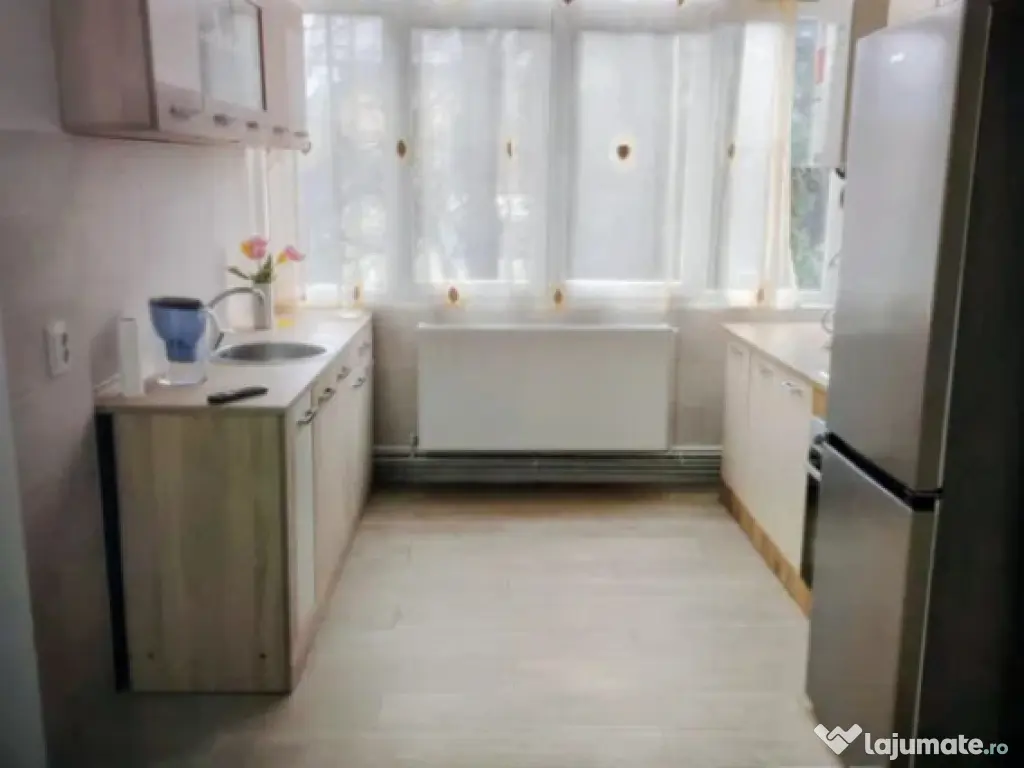 Apartament 2 camere, semidecomandat - zona Astra 