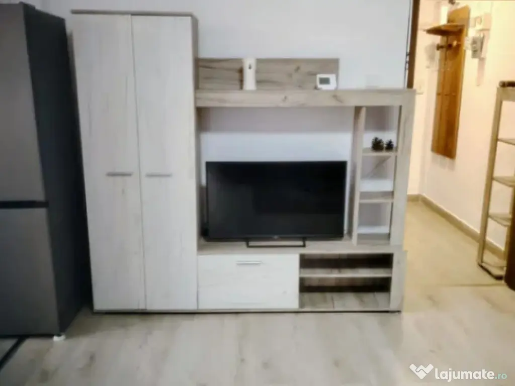 Apartament 2 camere, semidecomandat - zona Astra 