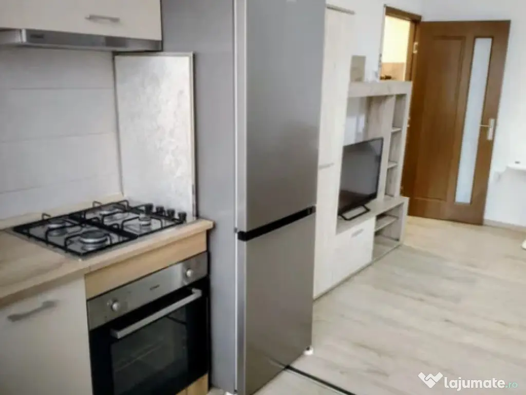 Apartament 2 camere, semidecomandat - zona Astra 