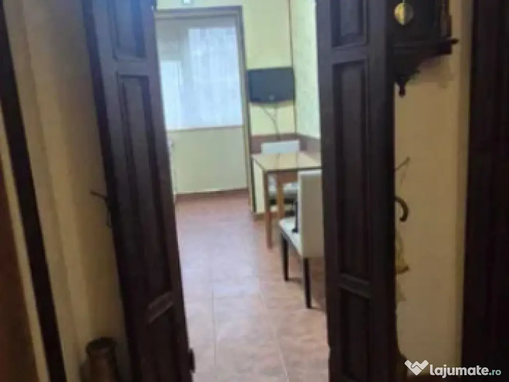 Apartament 2 camere, semidecomandat - zona Vlahuta 