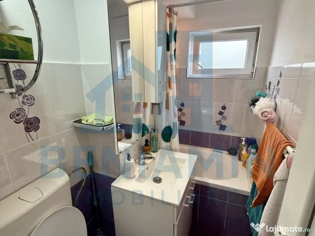 3 camere - etaj 3 - 52mp - renovat - centrala - apa - Cra... 