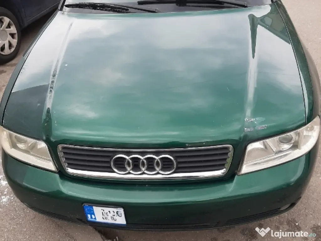 vând Audi A4 an fabricație 2000