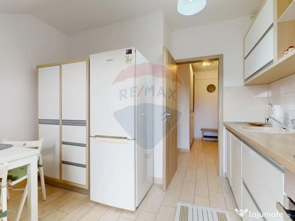 Apartament cu 2 camere de închiriat în zona Tractorul 