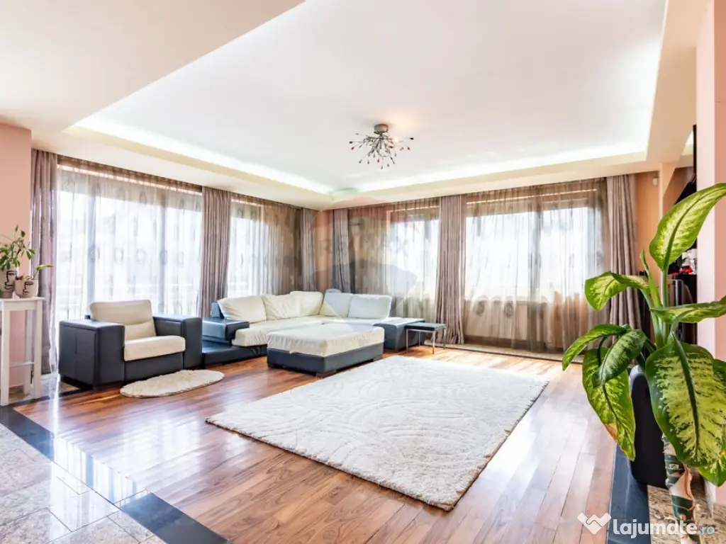 Vanzare Vilă cu 7 camere Corbeanca 