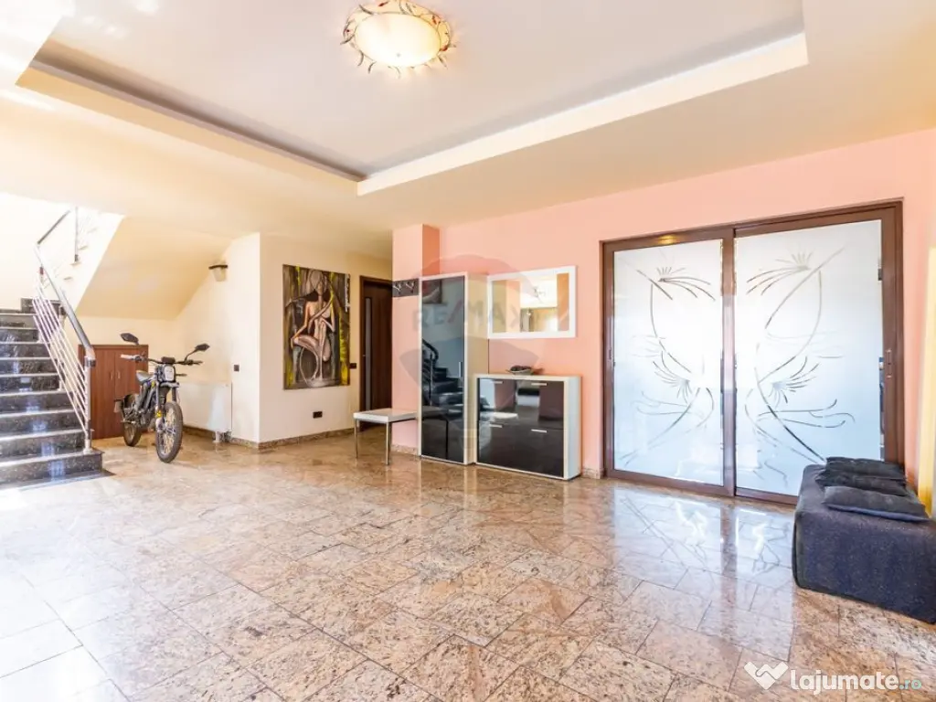 Vanzare Vilă cu 7 camere Corbeanca 