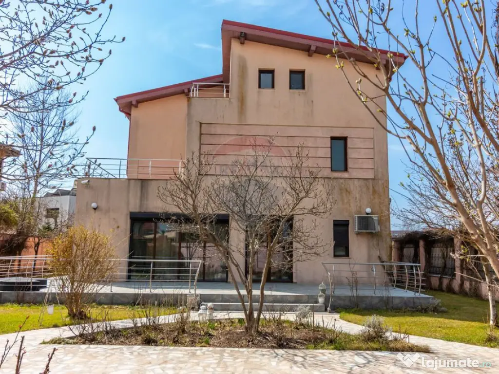 Vanzare Vilă cu 7 camere Corbeanca 