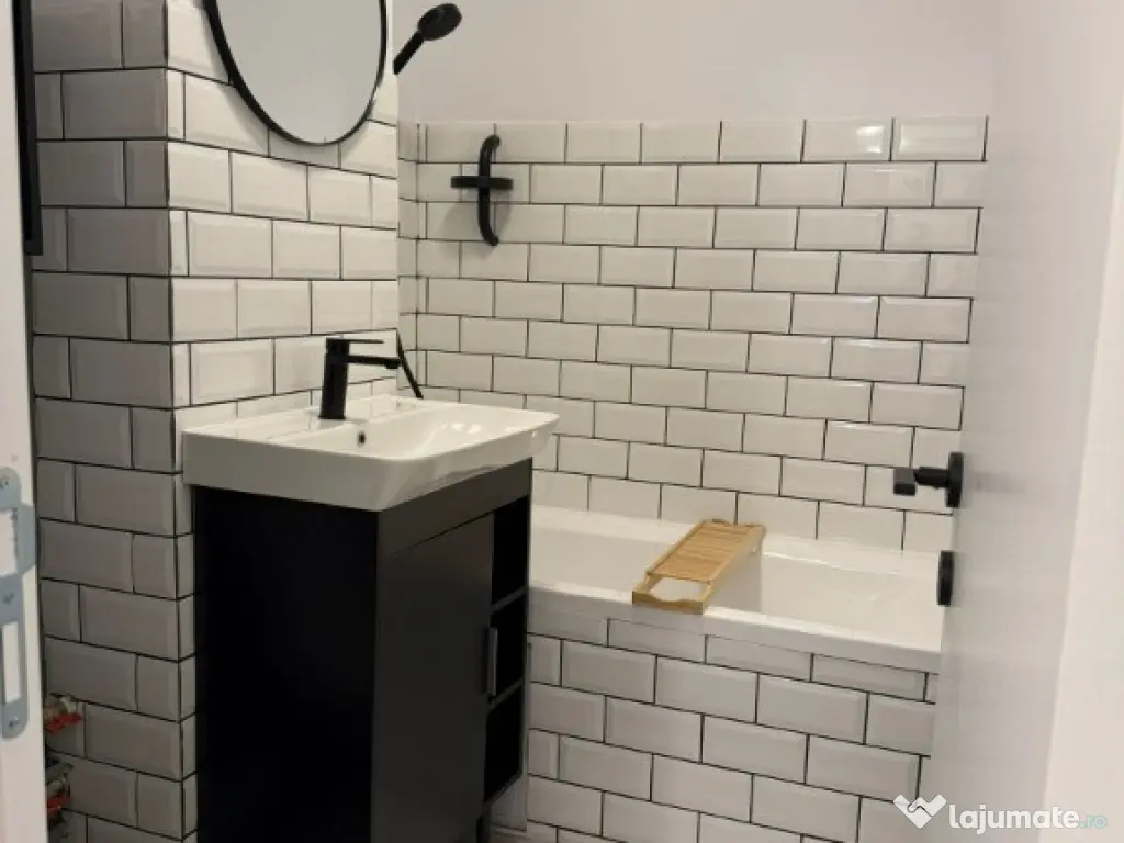 Garsoniera de vânzare în Tineretului, in apropiere de Metrou,Piata. 