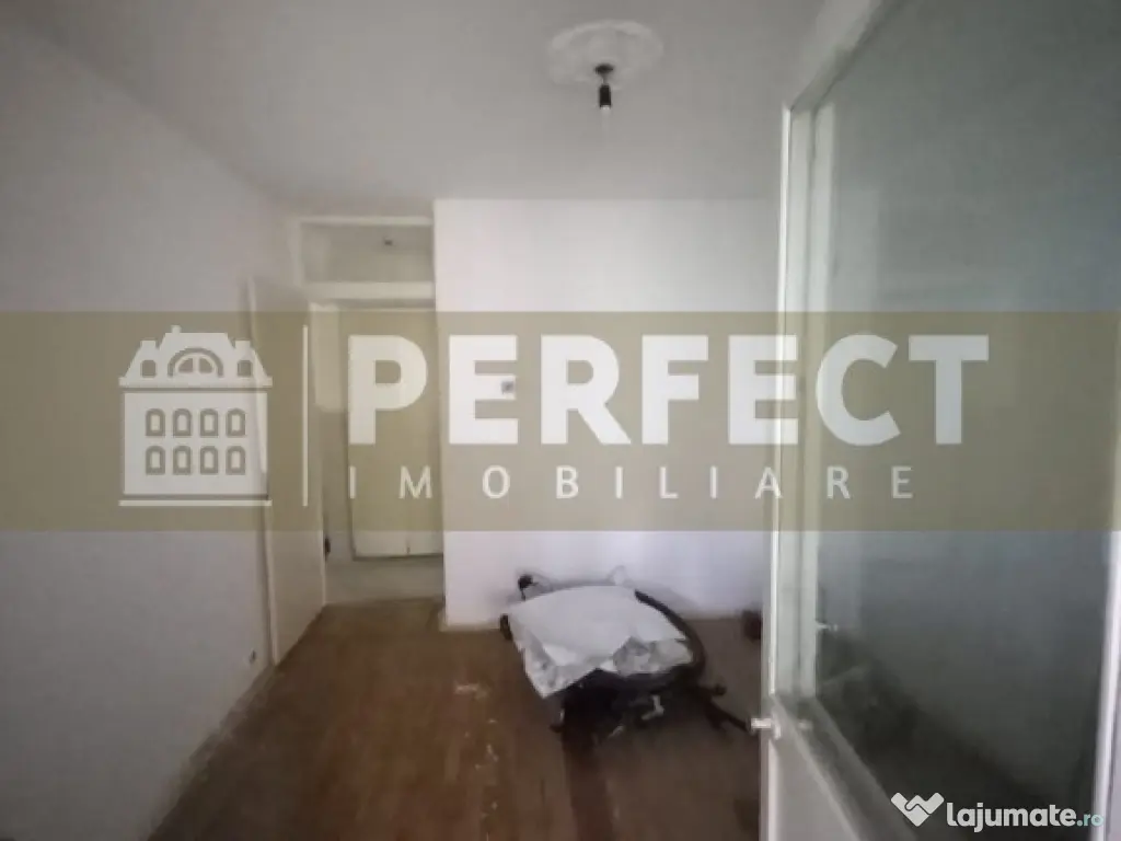 Ap.3 camere PARTER 9 Mai DECOMANDAT pret 79800 euro 