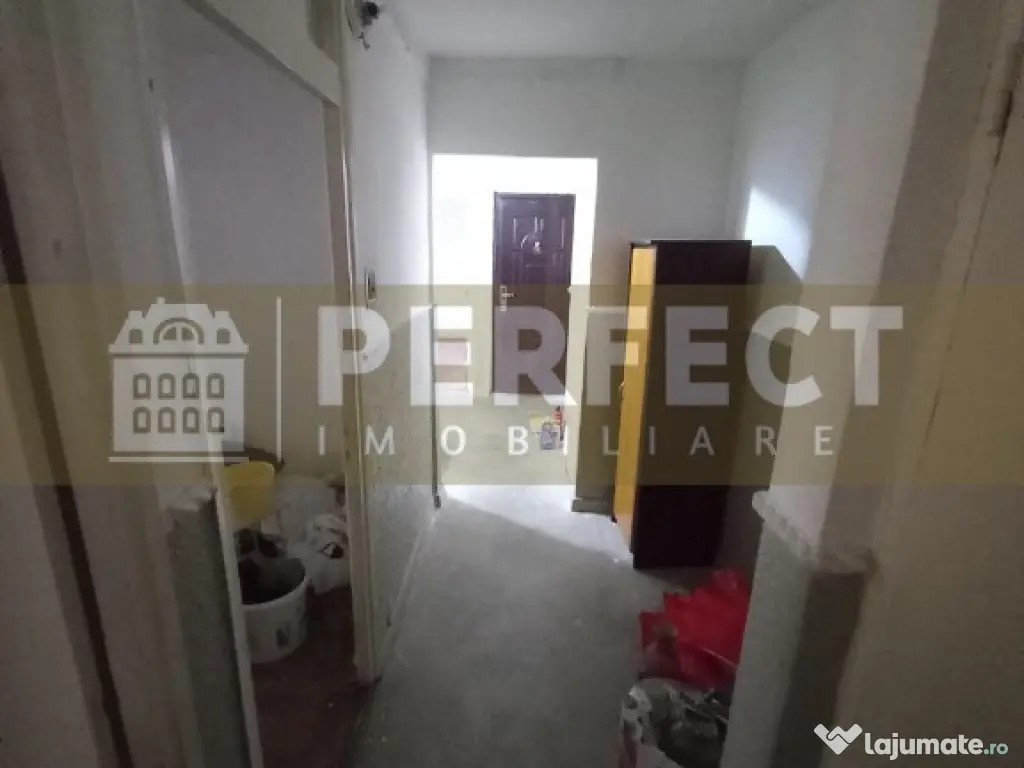 Ap.3 camere PARTER 9 Mai DECOMANDAT pret 79800 euro 