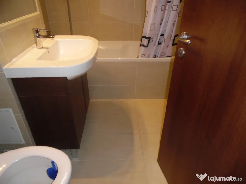 Inchiriez apartament 2 camere decomandat in Deva, Casa de Pensii,et 7