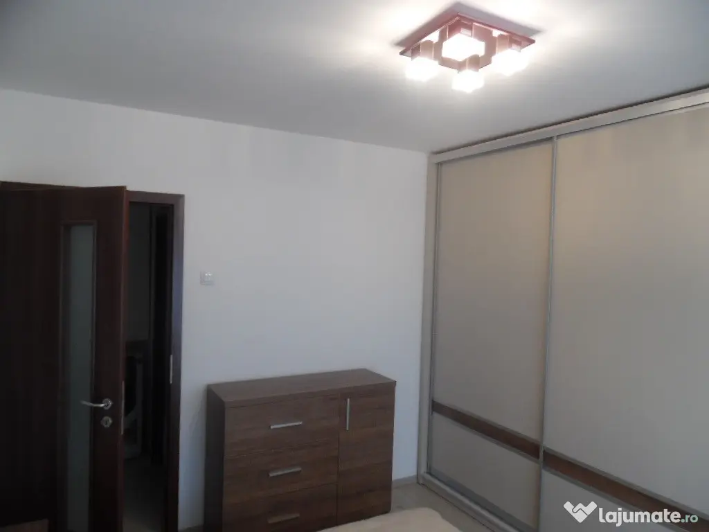 Inchiriez apartament 2 camere decomandat in Deva, Casa de Pensii,et 7