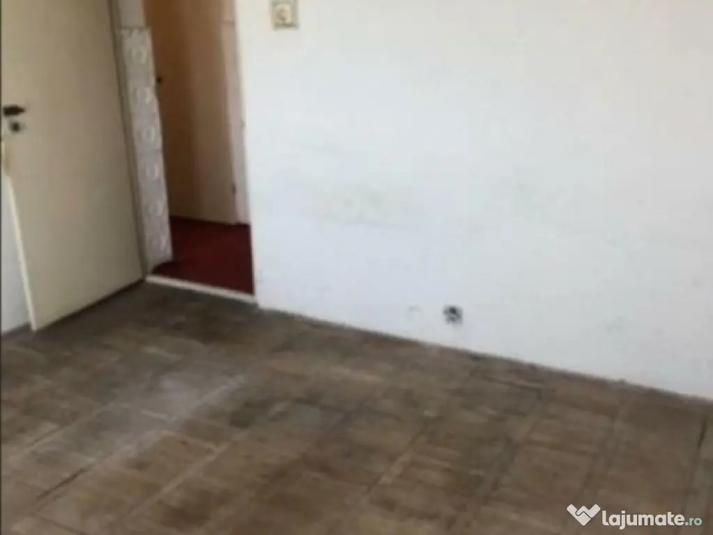 Apartament de vanzare in Constanta, Km 5 - 2 camere decomandat