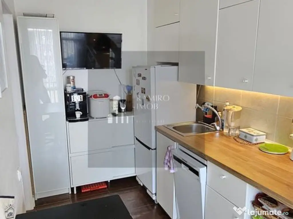 Apartament 2 camere la 4 minute metrou 1 Decembrie/ Mobil...