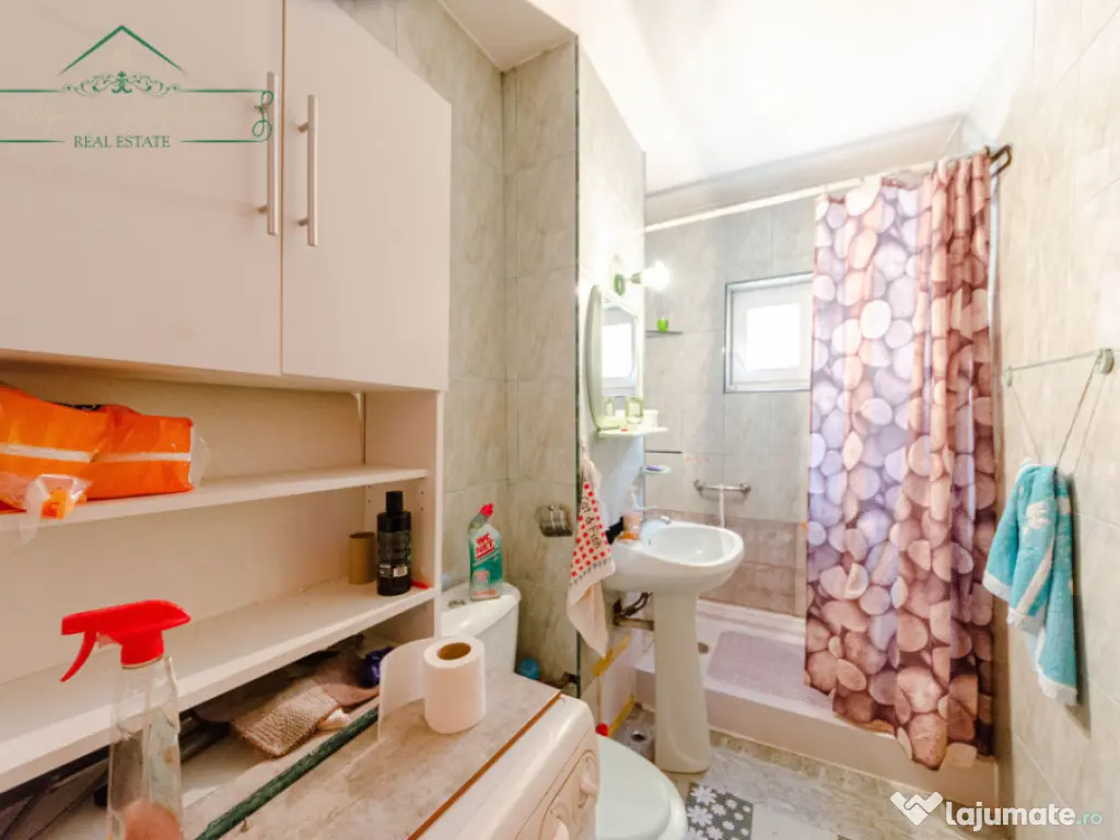 Apartament 3 camere cu centrala proprie, zona 100 Micalaca,