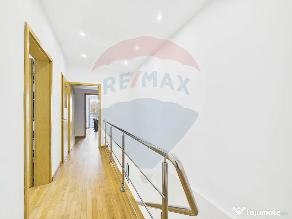 Apartament 4 camere recompartimentat din 3, P-ta Unirii |... 