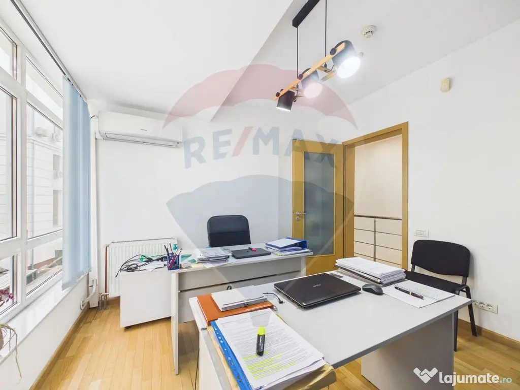 Apartament 4 camere recompartimentat din 3, P-ta Unirii |... 