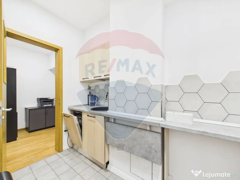 Apartament 4 camere recompartimentat din 3, P-ta Unirii |... 