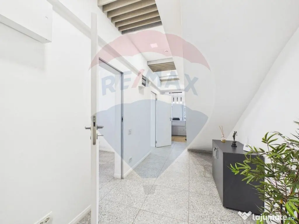 Apartament 4 camere recompartimentat din 3, P-ta Unirii |... 