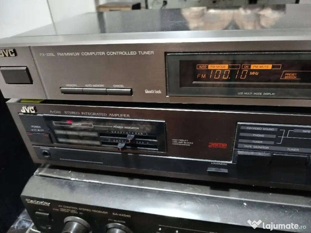 Amplificator și tuner JVC 