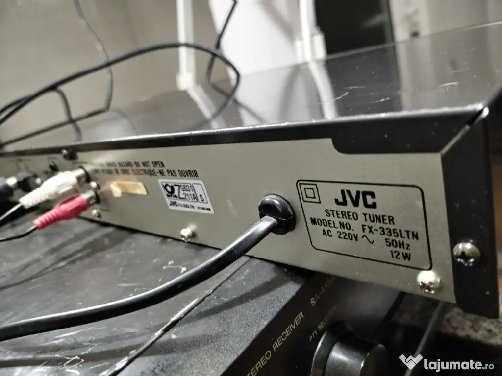 Amplificator și tuner JVC 