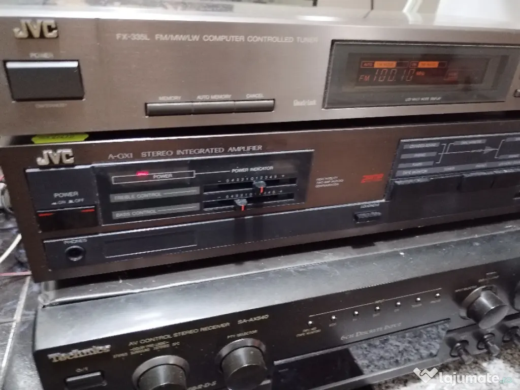Amplificator și tuner JVC 