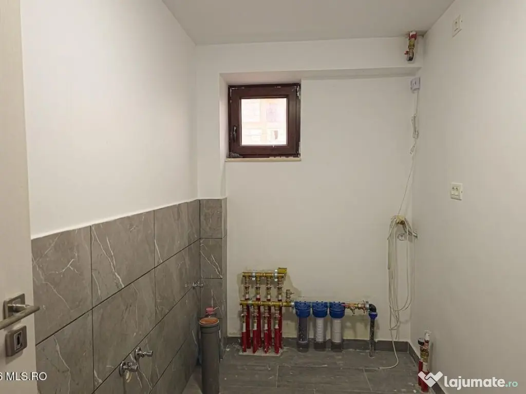 Giarmata - Casa P+1, 4 Dormitoare, 4 Bai, Garaj, Beci, Te... 