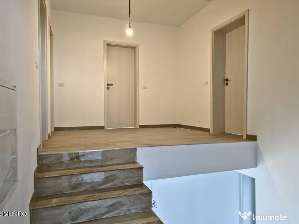 Giarmata - Casa P+1, 4 Dormitoare, 4 Bai, Garaj, Beci, Te... 