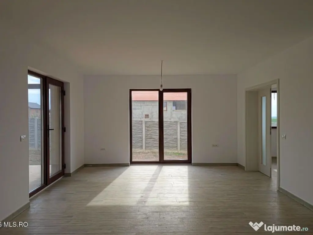 Giarmata - Casa P+1, 4 Dormitoare, 4 Bai, Garaj, Beci, Te... 