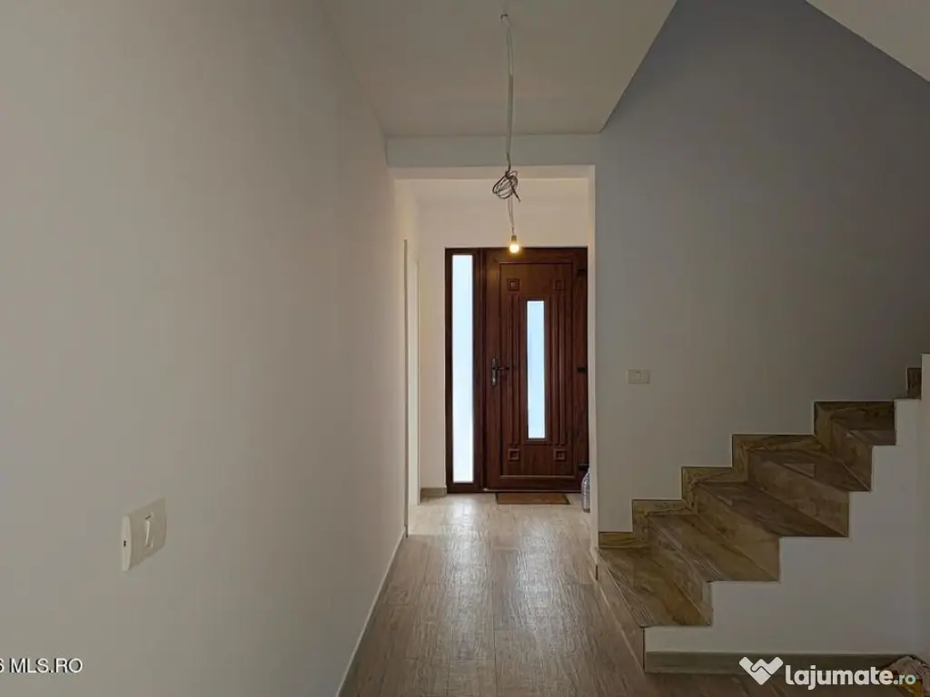 Giarmata - Casa P+1, 4 Dormitoare, 4 Bai, Garaj, Beci, Te... 