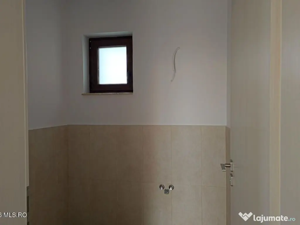 Giarmata - Casa P+1, 4 Dormitoare, 4 Bai, Garaj, Beci, Te... 