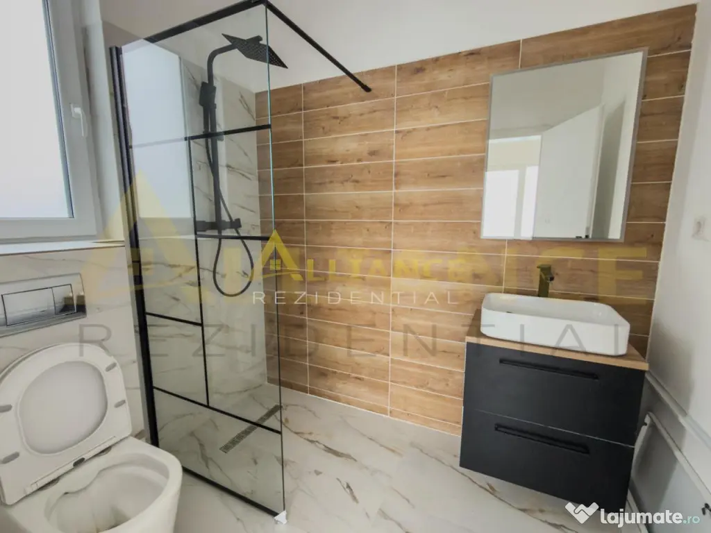 Casa Pe Parter-3 Camere-Curte 300 MP 