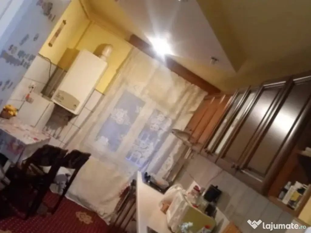 Apartament 2 camere, decomandat - zona Racadau 