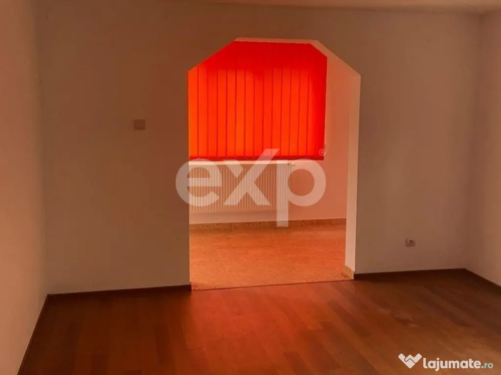 Casă / Vilă cu 6 camere de vânzare Leontinesti - Bacau 