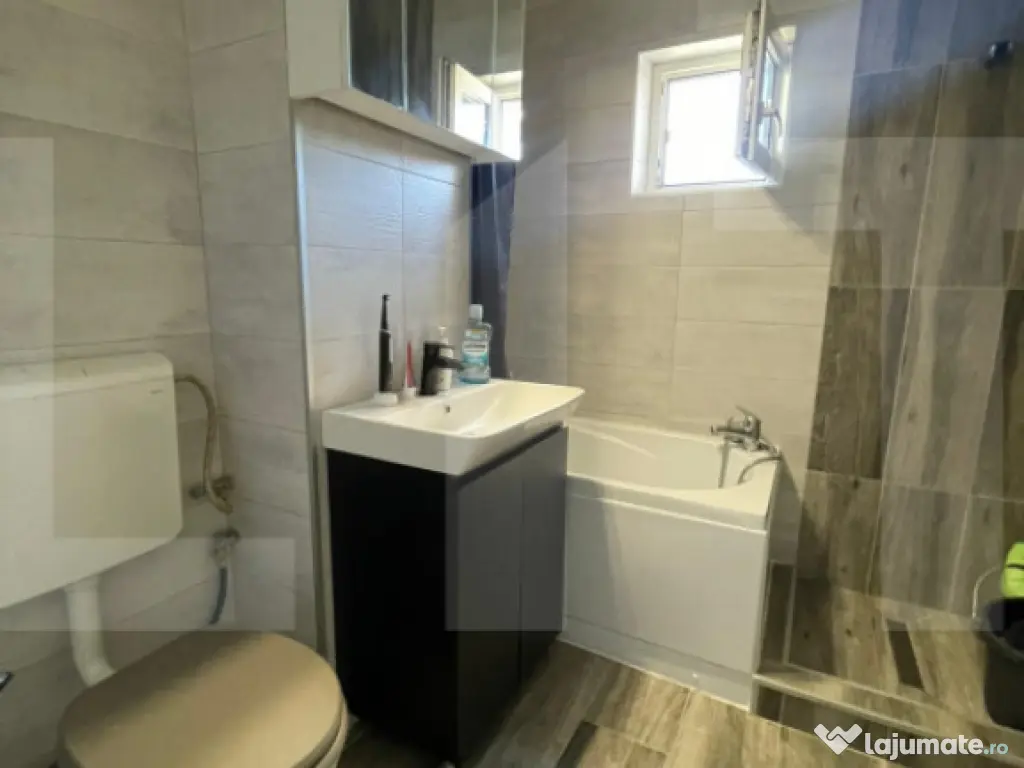 Apartament 3 camere, 62 mp, zona Lipovei