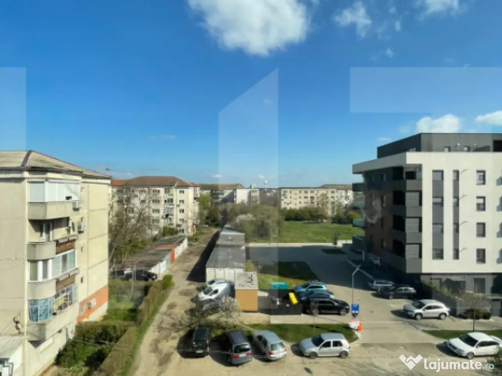 Apartament 3 camere, 62 mp, zona Lipovei