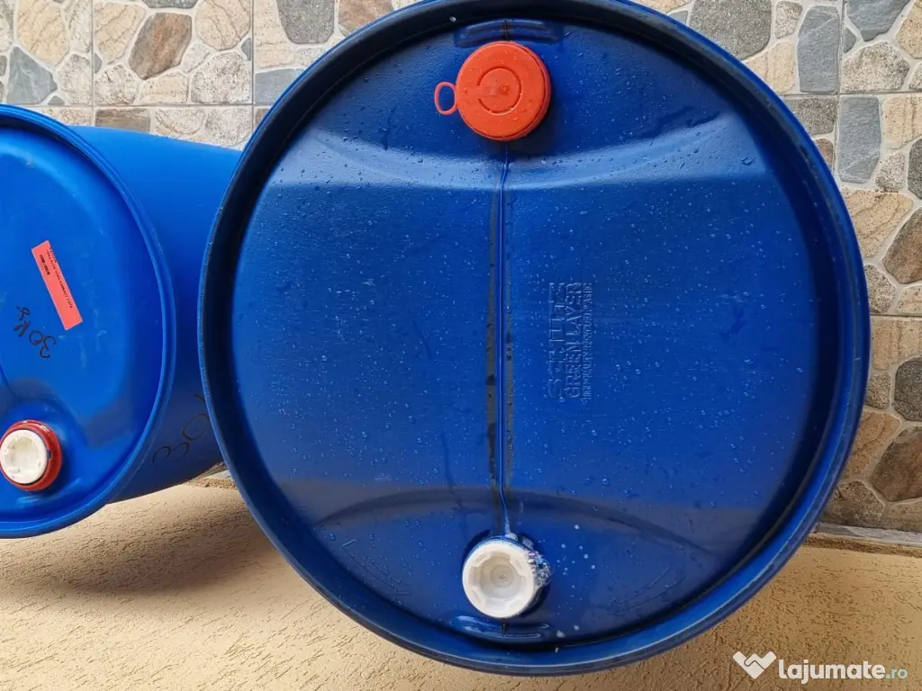 Butoi albastru din plastic cu buson 120L - 220 L 