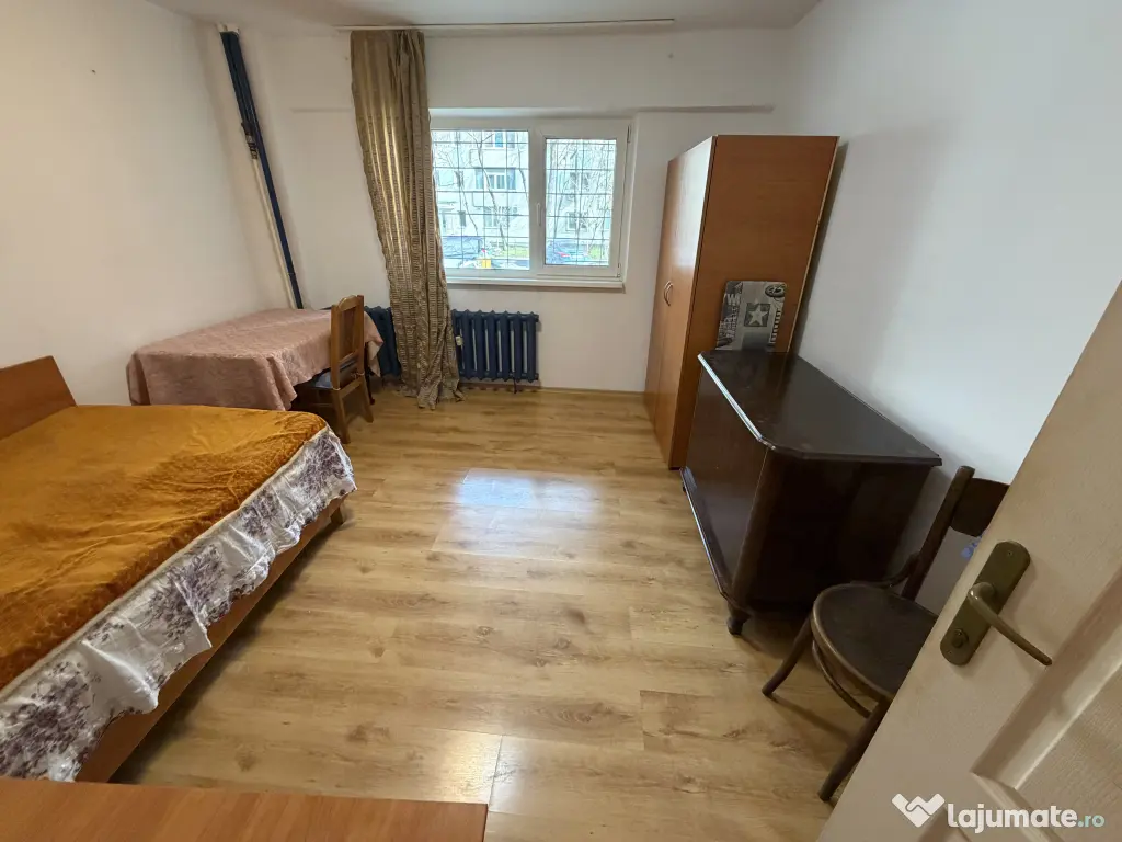 Închiriez o cameră într-un apartament cu 3 camere 