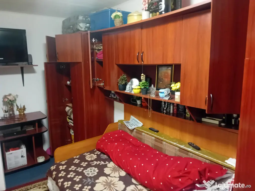 Garsoniera Piata Maratei 24mp parter mobilata termopan termoizolata luminoasa