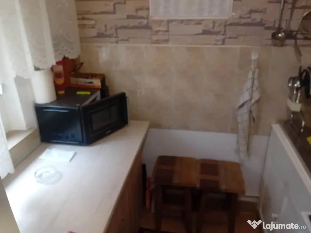 Garsoniera Piata Maratei 24mp parter mobilata termopan termoizolata luminoasa