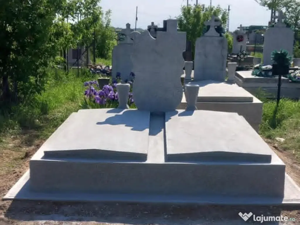 Monumente funerare si rastigniri