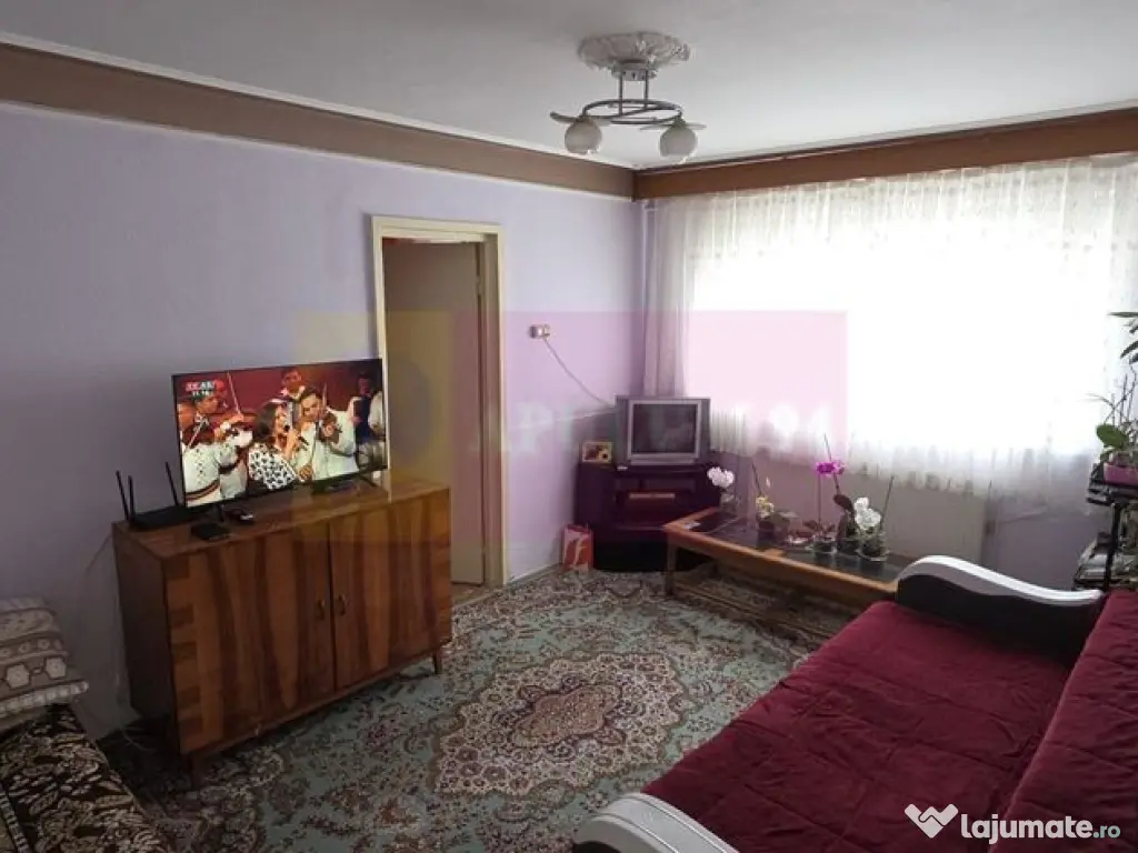 Apartament 2 camere de vanzare in Campina