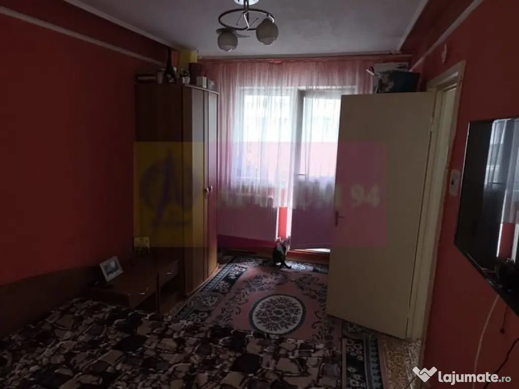 Apartament 2 camere de vanzare in Campina