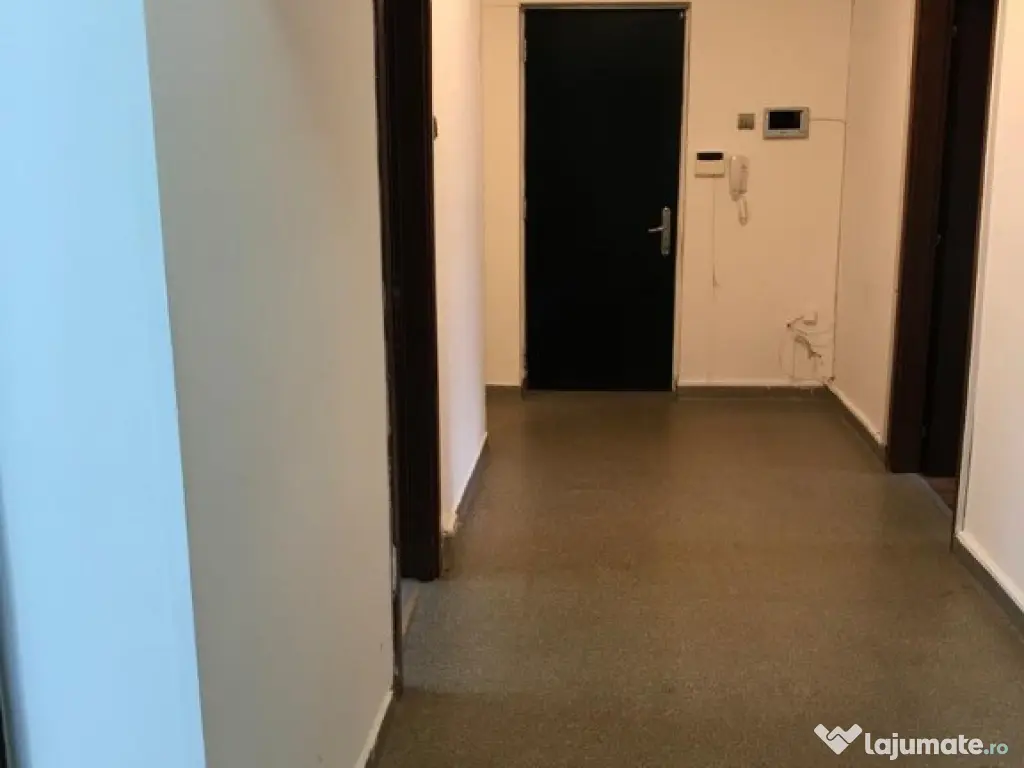 Nemobilat,Ap.3 cam,Splaiu Unirii 